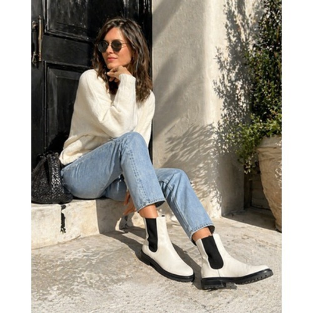 Paige Boots Womens Size 8 White Leather Chelsea Lug Sole Ankle Booties‎ Pull On